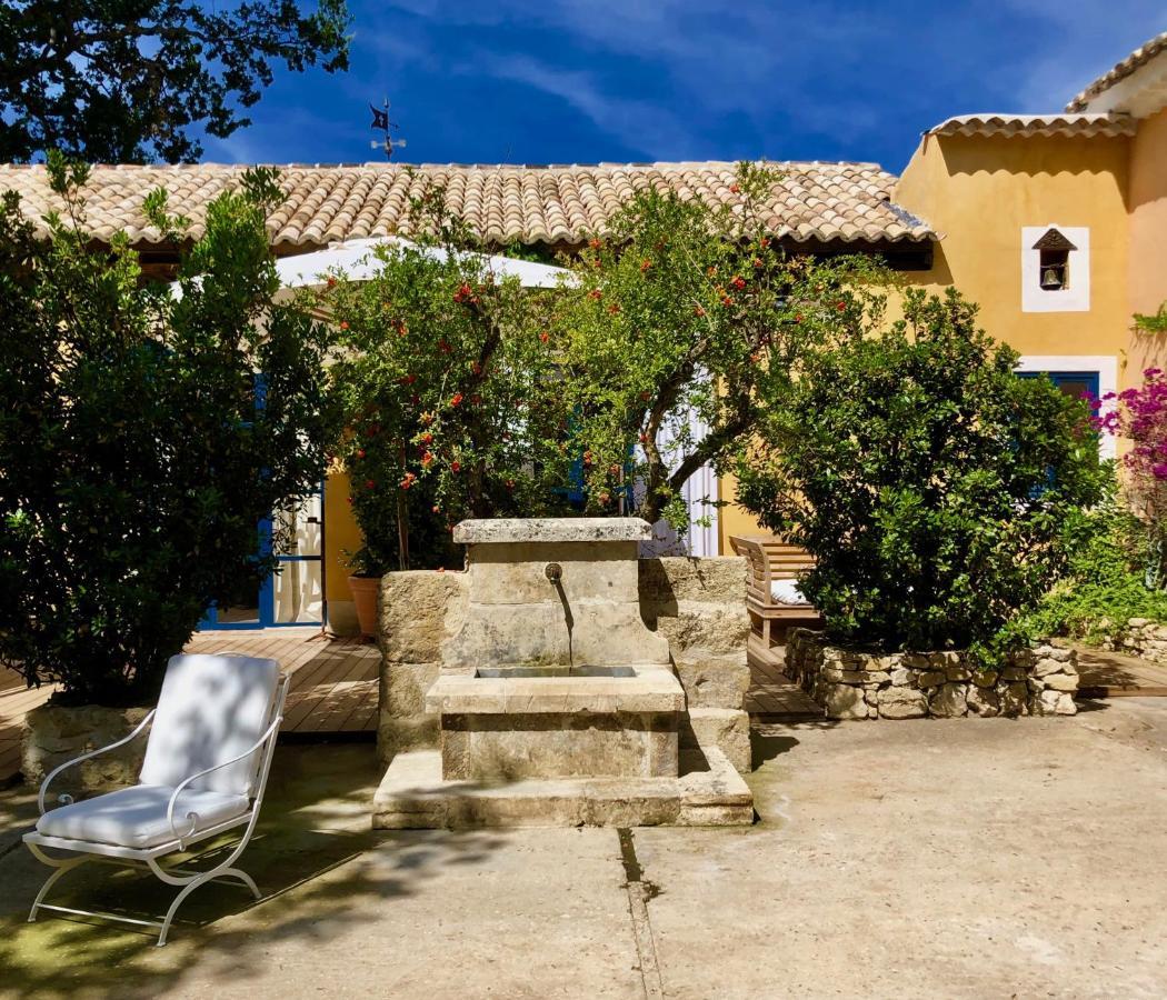 Bastide Du Regent Le Thor Exterior foto