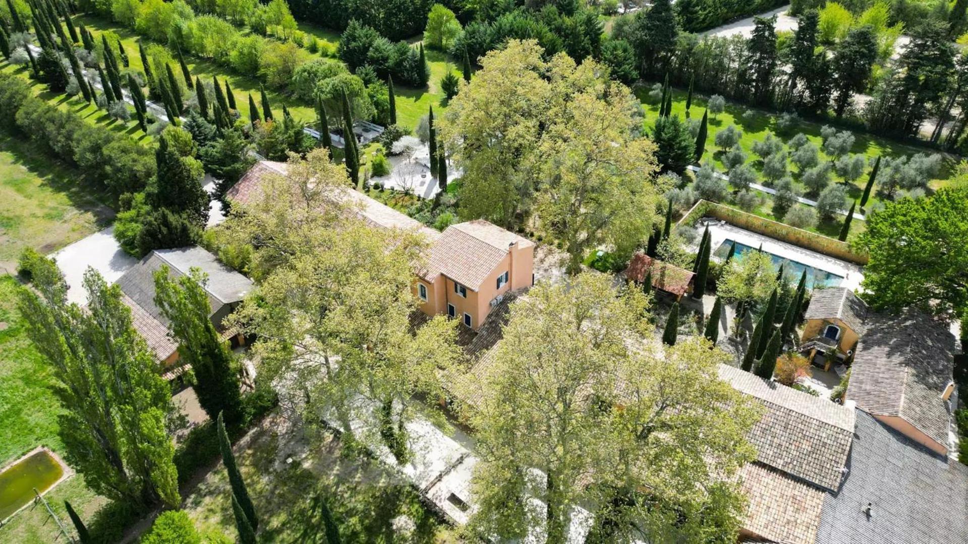Bastide Du Regent Le Thor Exterior foto
